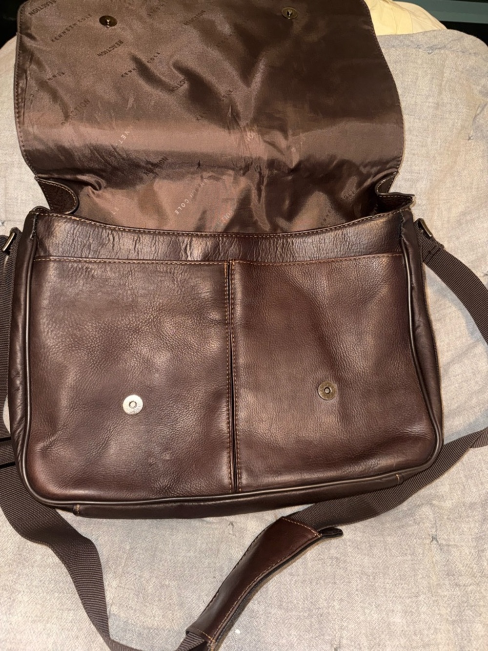 Kenneth Cole Reaction Brown Leather Messenger Bag Laptop Crossbody 16” - Picture 4 of 6